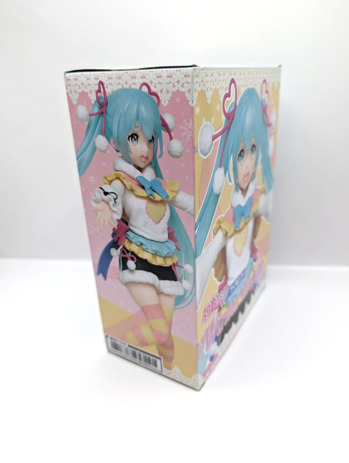 New and sealed Hatsune Miku Figure Winter Image Ver. Vocaloid 6.3"