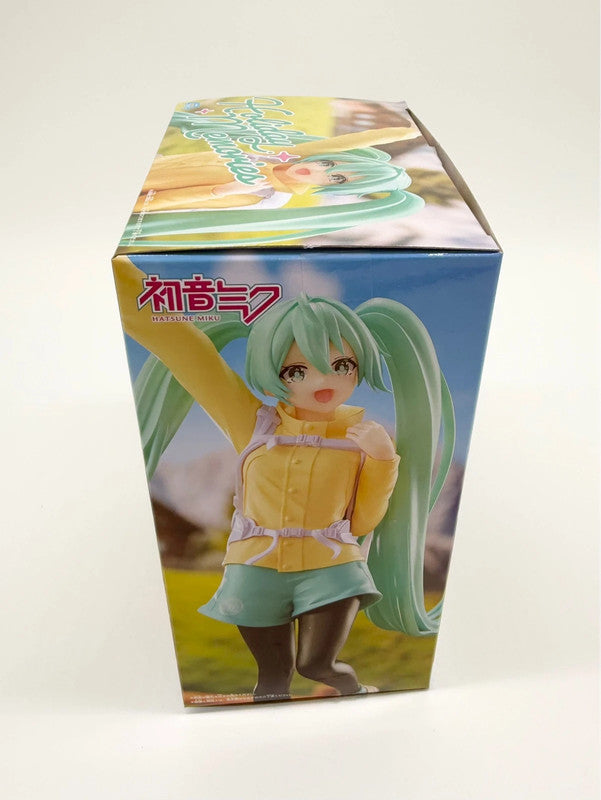 Hatsune Miku ‘Holiday Memories’ Bandai Spirits Figurine Official