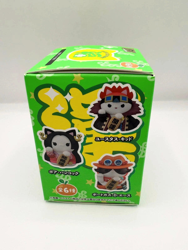 One piece Japanese Exclusive lucky cat pirates Large figurine Boxed