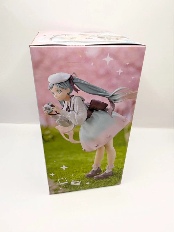 Hatsune Miku Holiday Memories Bandai Banpresto Photography Style