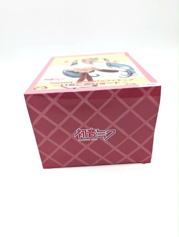 New & Sealed Hatsune Miku Official FuRyu Sweet Sweets Strawberry Short Figurine