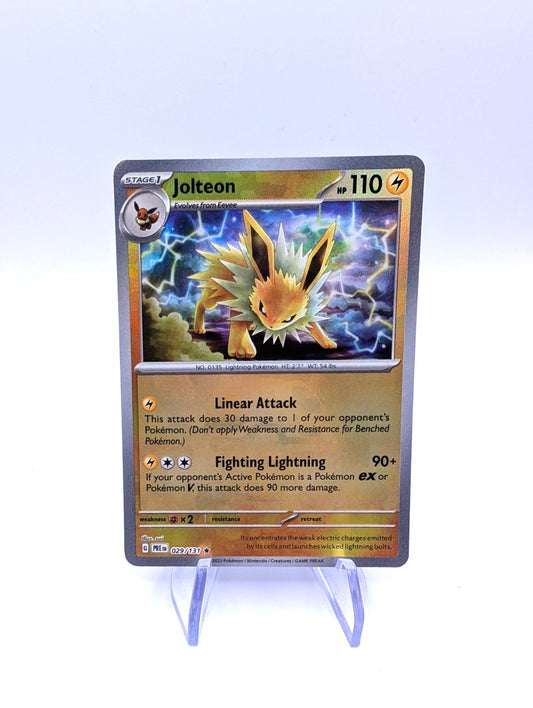 Jolteon (Master Ball Pattern) 029/131 Sv: Prismatic Evolutions Holo Pokemon Card